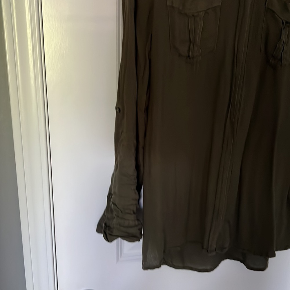 Super soft green button down - Picture 6 of 8